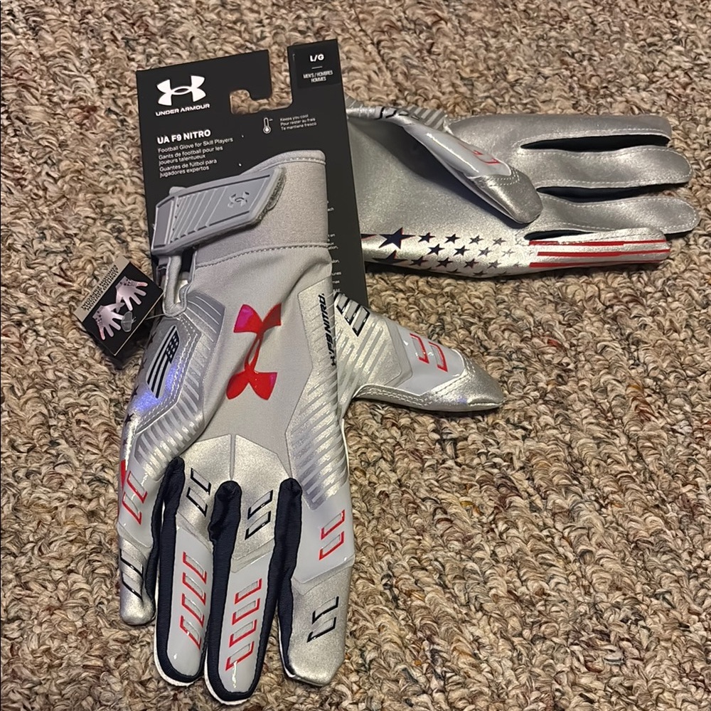 New Under Armour Silver, Navy & Red Football Gloves Adult F9 Nitro Stars Flag